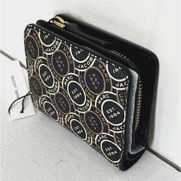 New Marc Jacobs Logo Compact Wallet Black Multi - Picture 2 of 5